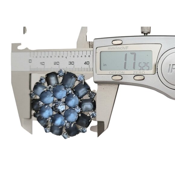 Weiss Silver Tone Blue Prong Set Rhinestone, Molded Glass Round Cluster Brooch - Picture 7 of 8